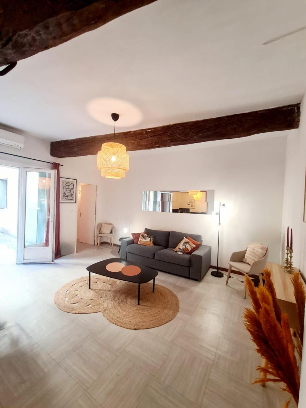 Appartement Intra Muros Avec Cour Privee Avignone Esterno foto