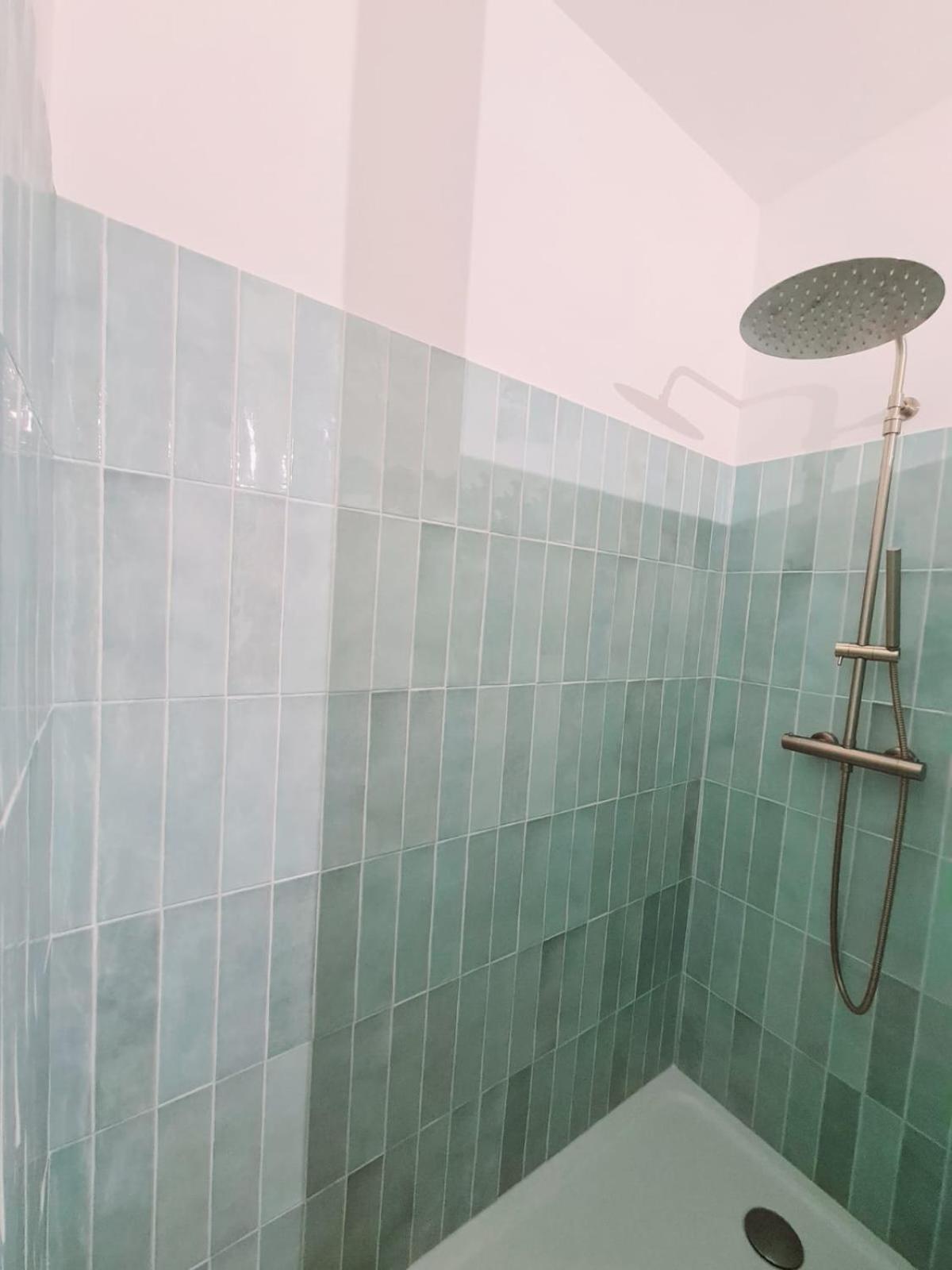 Appartement Intra Muros Avec Cour Privee Avignone Esterno foto