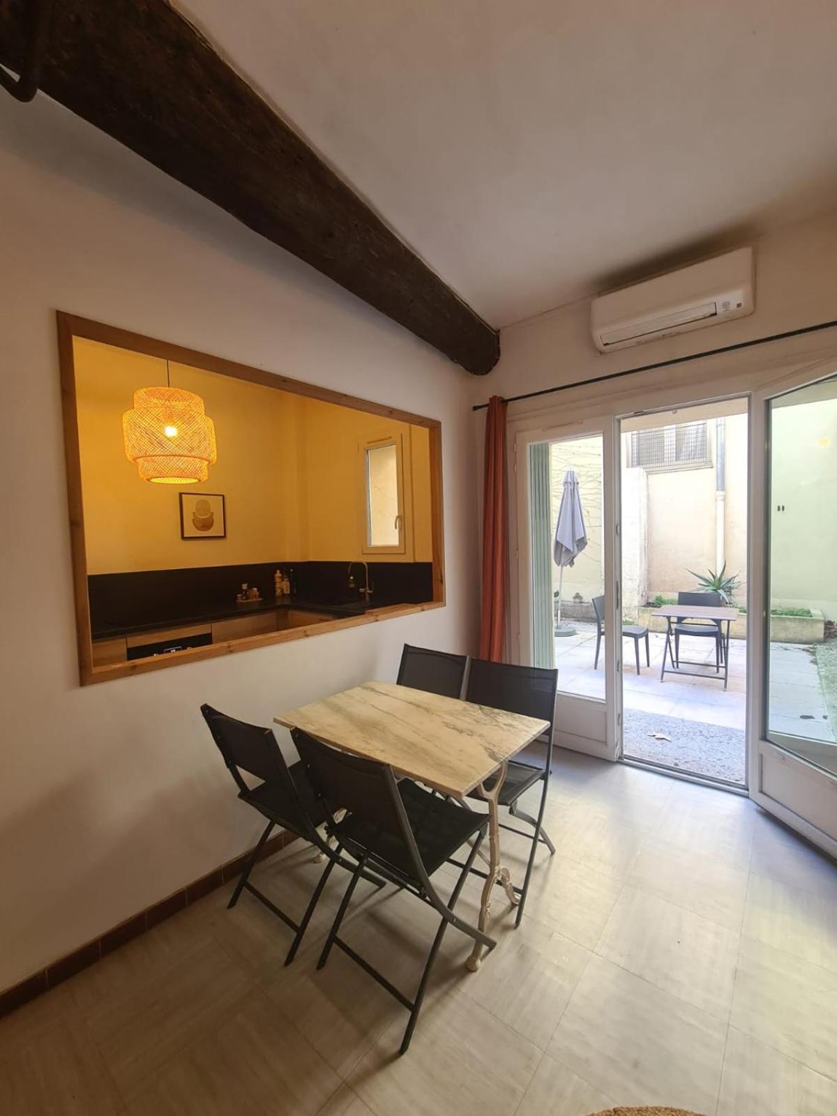 Appartement Intra Muros Avec Cour Privee Avignone Esterno foto
